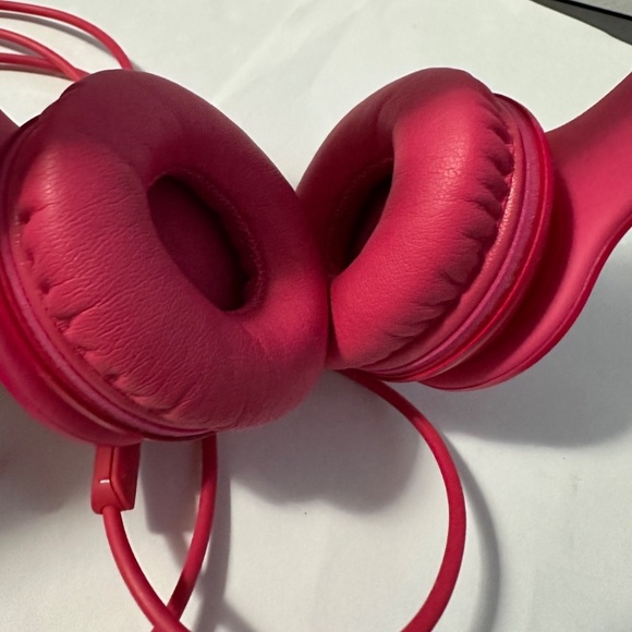 Beats Headphones Pink – Wired w/ Volume Control – Great Condition - Picture 12 of 13